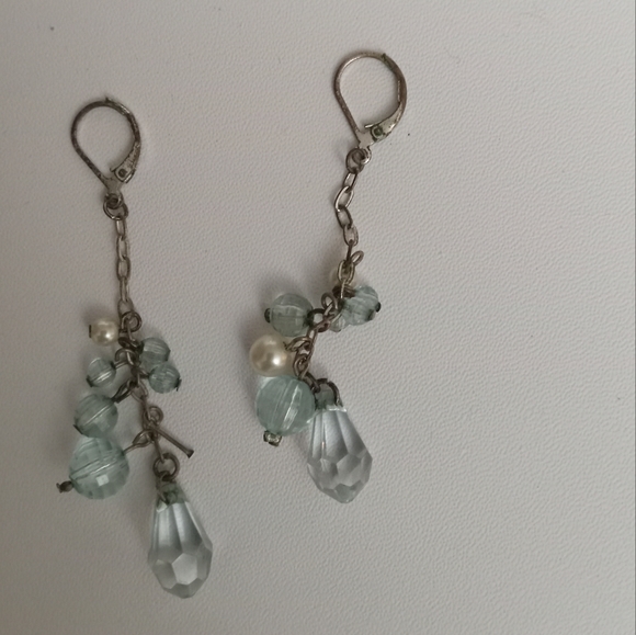 None Jewelry - Blue and white chain earrings